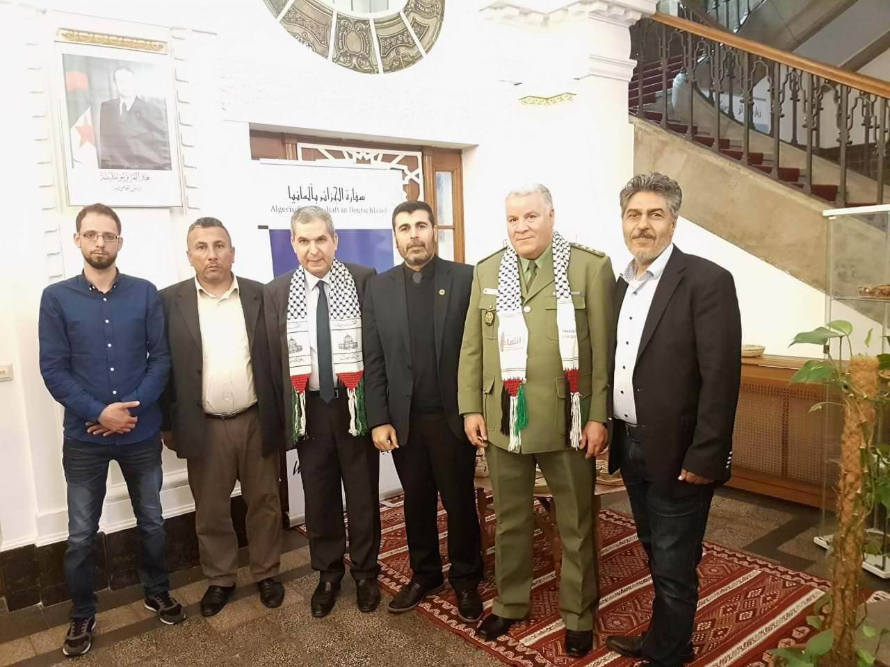 وفد من التّجمّع الفلسطيني في المانيا  يقدم واجب العزاء في السّفارة الجزائريّة