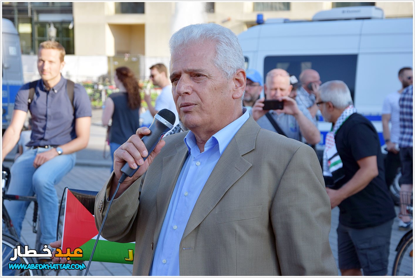 اللجنة الوطنية الفلسطينية تنظم وقفة جماهيرية أمام بوابة براندنبورغ التاريخية .استنكارا للعدوان المتواصل على شعبنا في فلسطين