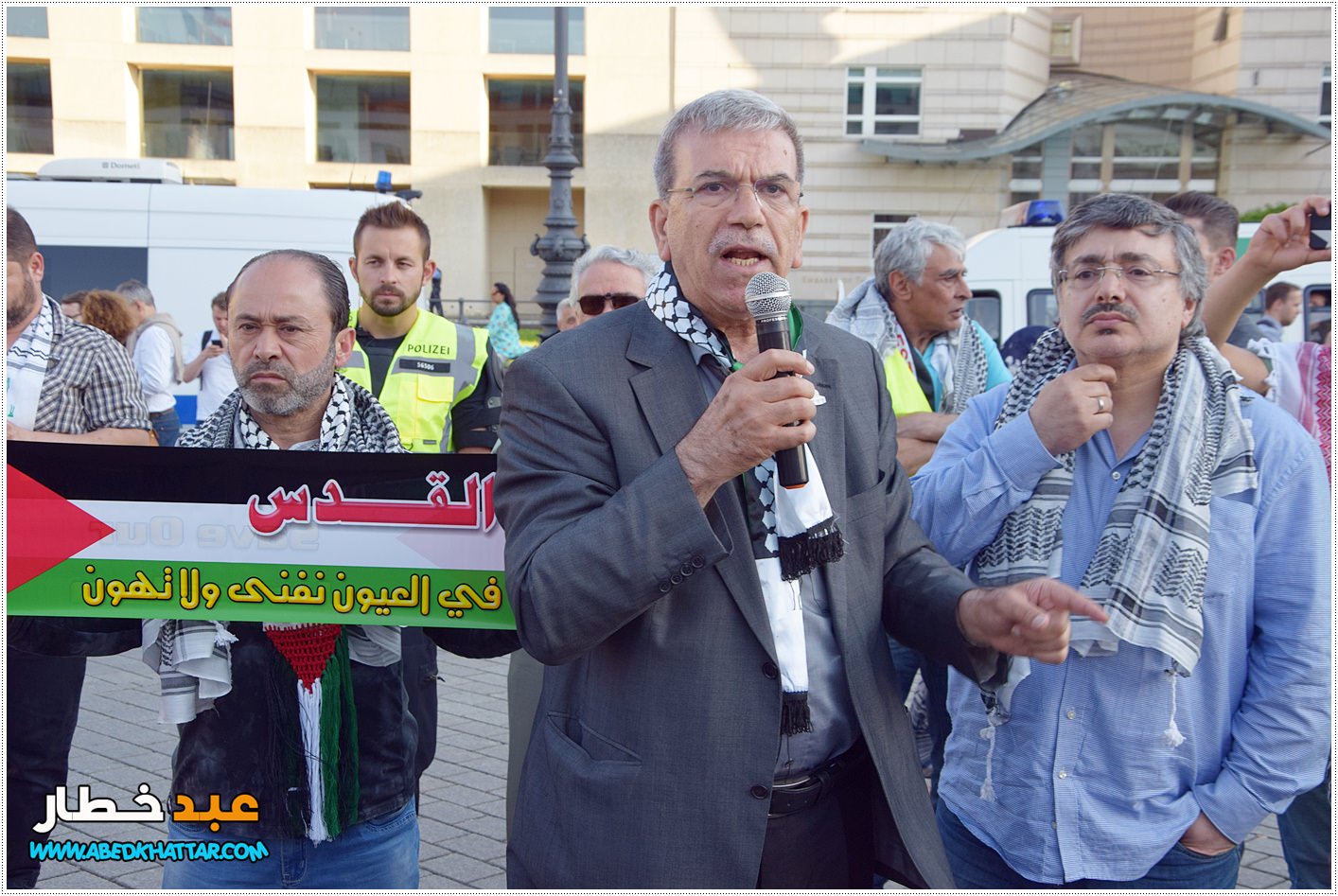 اللجنة الوطنية الفلسطينية تنظم وقفة جماهيرية أمام بوابة براندنبورغ التاريخية .استنكارا للعدوان المتواصل على شعبنا في فلسطين