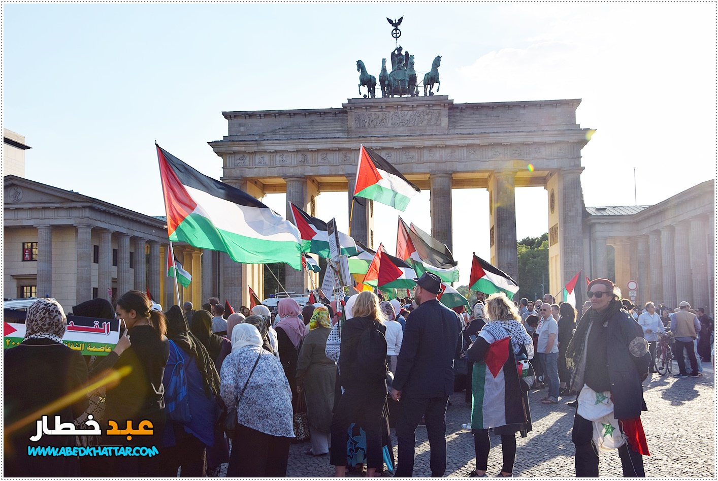 اللجنة الوطنية الفلسطينية تنظم وقفة جماهيرية أمام بوابة براندنبورغ التاريخية .استنكارا للعدوان المتواصل على شعبنا في فلسطين