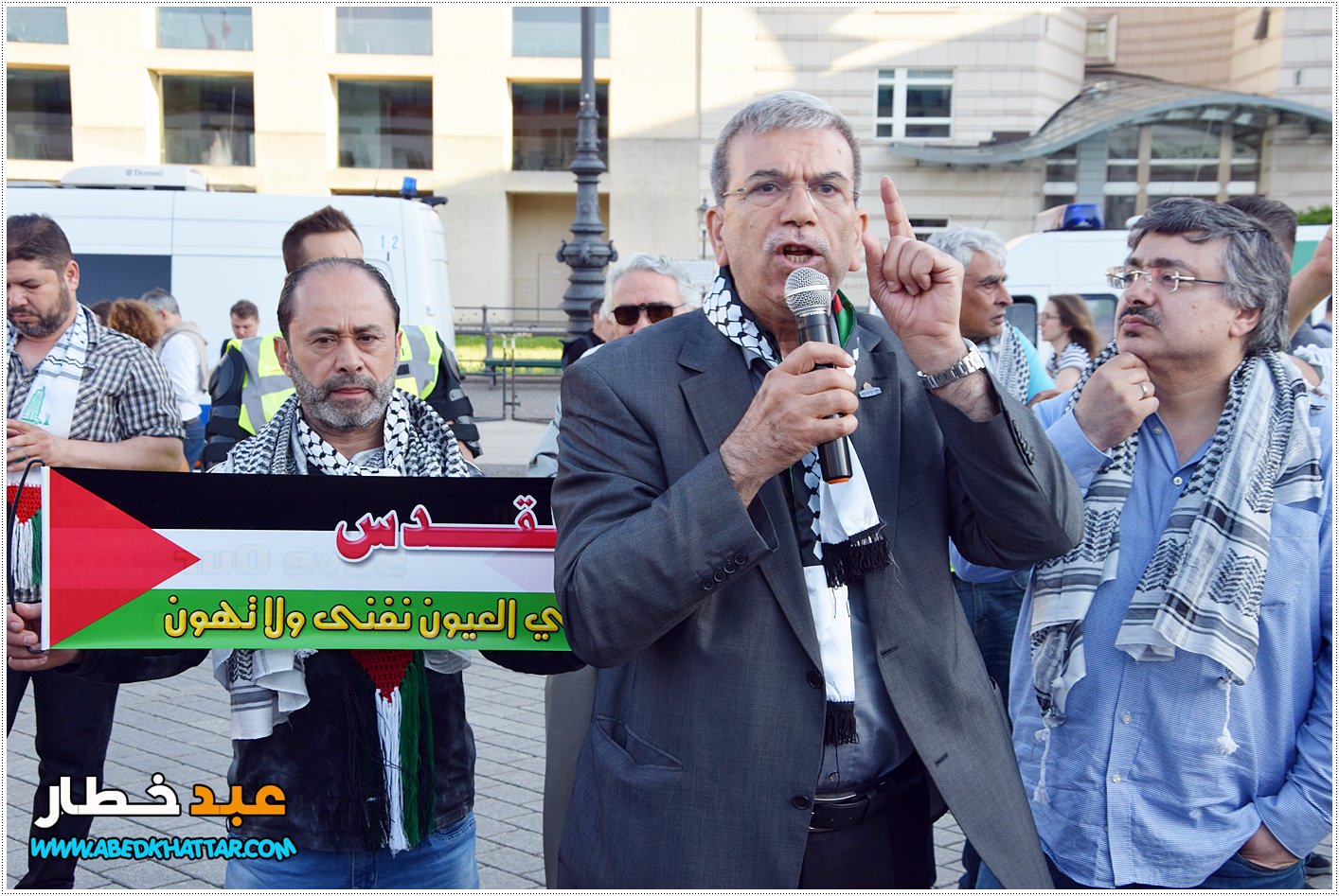 اللجنة الوطنية الفلسطينية تنظم وقفة جماهيرية أمام بوابة براندنبورغ التاريخية .استنكارا للعدوان المتواصل على شعبنا في فلسطين