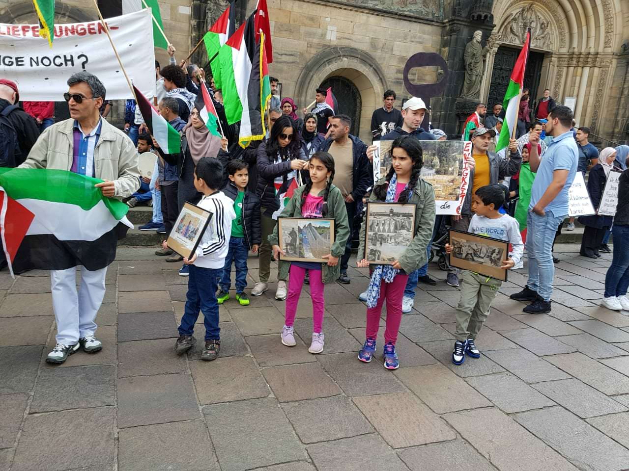 وقفة تضامنية احتجاجا على فتح السفارة الأمريكية في القدس