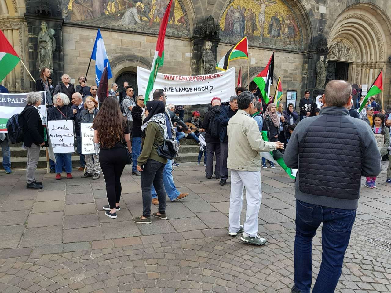 وقفة تضامنية احتجاجا على فتح السفارة الأمريكية في القدس