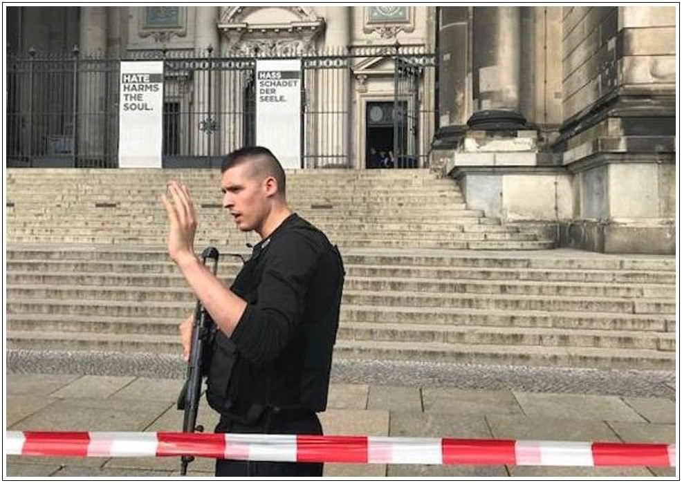 شرطي ألماني يطلق النار على رجل عند كاتدرائية برلين