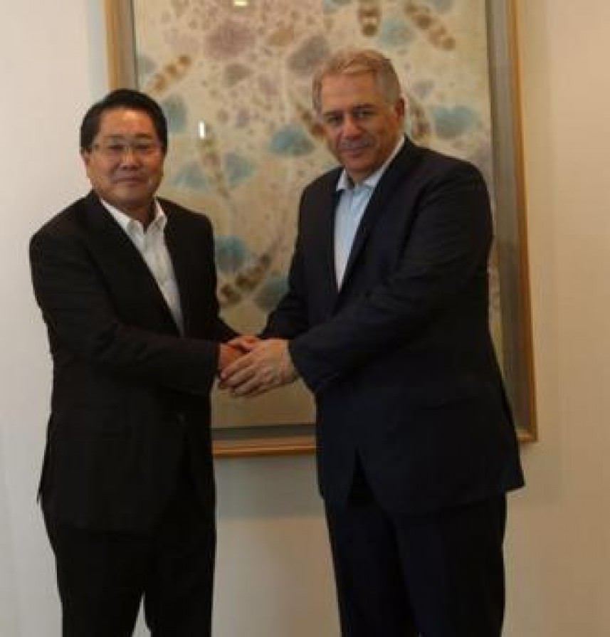 دبور يبحث مع السفير الياباني تأمين دعمَ إضافي للاجئين الفلسطينيين