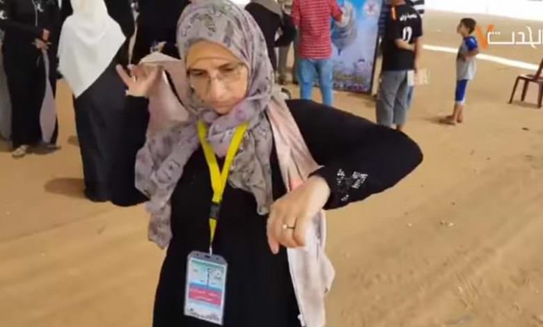 بالفيديو || والدة الشهيدة رزان النجار تكمل مشوار ابنتها