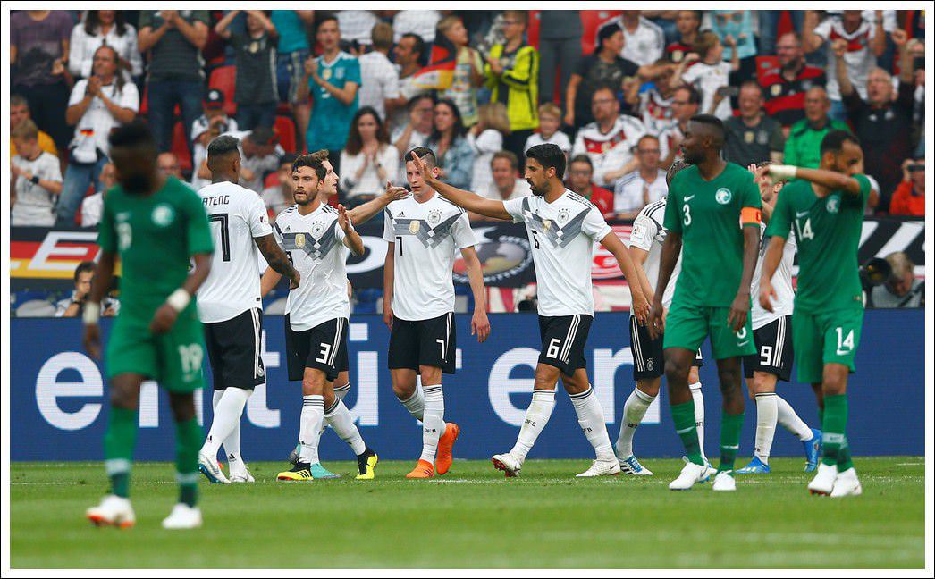 تيسير والشهراني محتفلان بهدف الأخضر في الشباك الألمانية