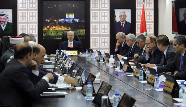 مجلس الوزراء يتحدث عن أزمة رواتب موظفي غزة لأول مرة منذ بداية الأزمة