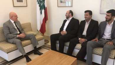 حماس والديمقراطية تبحثان مع سلام أوضاع اللاجئين في لبنان