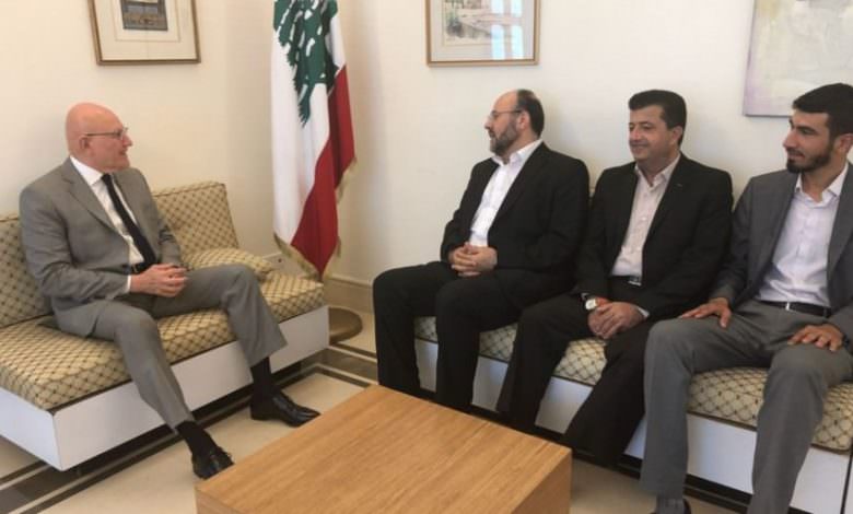 حماس والديمقراطية تبحثان مع سلام أوضاع اللاجئين في لبنان