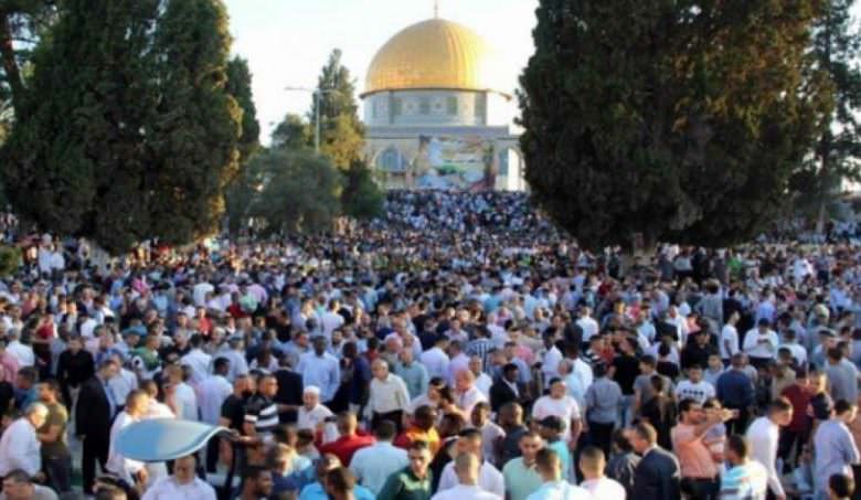 المقدسيون يؤكدون صلاة العيد ويطالبون برفع العقوبات عن غزة