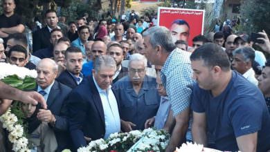 السفير دبور يزور مقبرة شهداء الثورة الفلسطينية ويتصل ببري مهنَئاً بالعيد