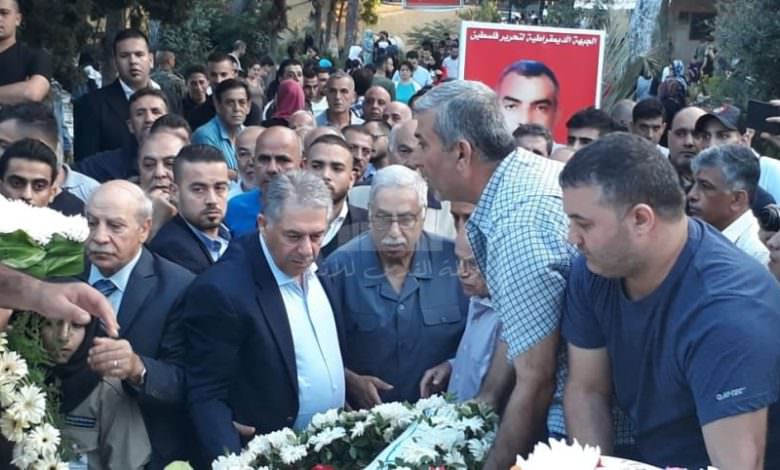 السفير دبور يزور مقبرة شهداء الثورة الفلسطينية ويتصل ببري مهنَئاً بالعيد