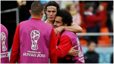 كافاني يواسي محمد صلاح بعد هزيمة مصر الأخيرة