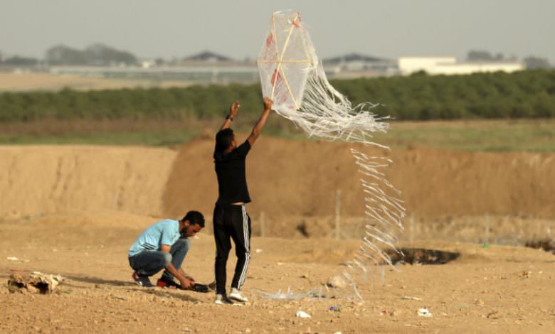 رسائل الطائرات الورقية من قطاع غزة إلى العالم