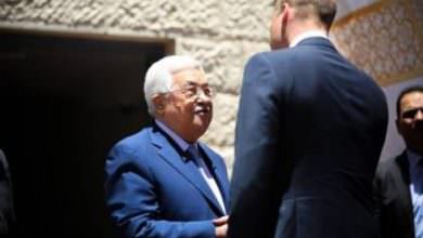 عباس لدى استقباله الأمير ويليام || جادون في التوصل للسلام مع إسرائيل