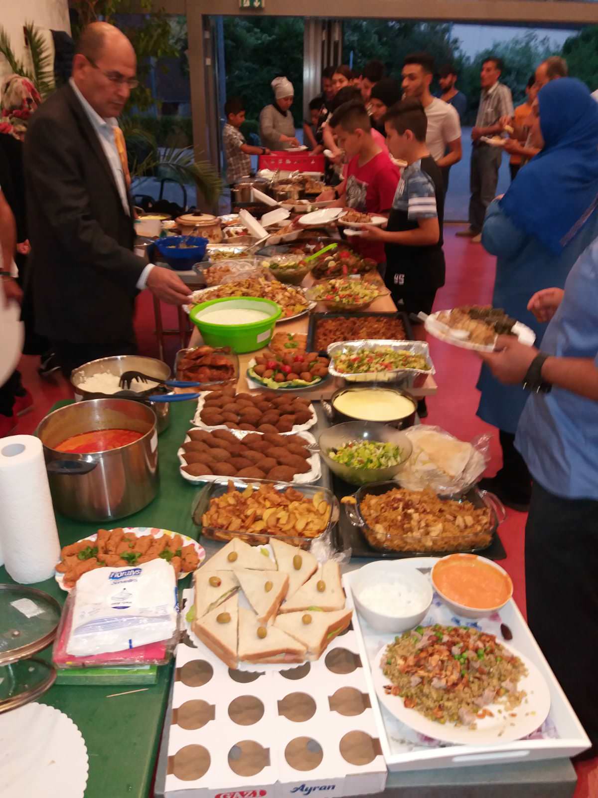 الافطار الجماعي في شهر رمضان المبارك في مدينة نينبورغ برعاية النائب عبدالكريم عراقي