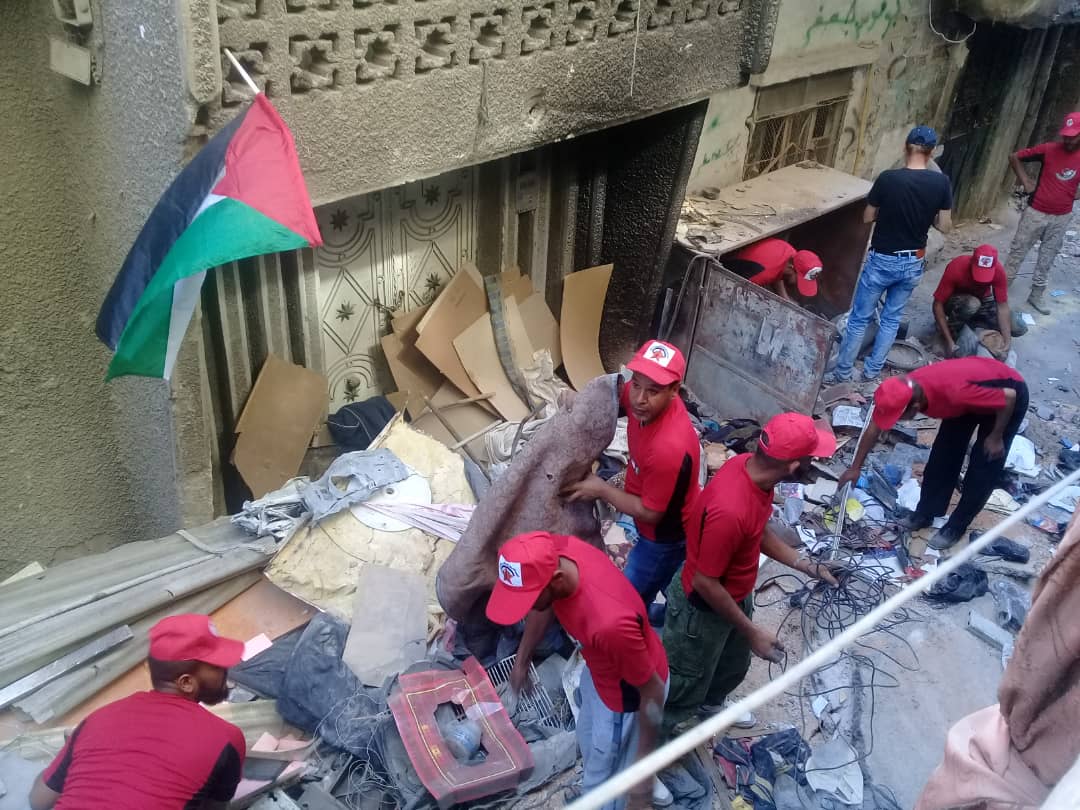 مخيم اليرموك حملة تنظيف لفريق اتحاد الشباب الديمقراطي الفلسطيني