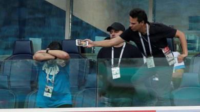 نقل الأسطورة دييغو مارادونا إلى المستشفى بعد مباراة الأرجنتين ونيجيريا