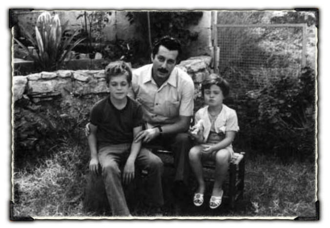 غسان كنفاني مع ابنه فايز وابنته ليلى
