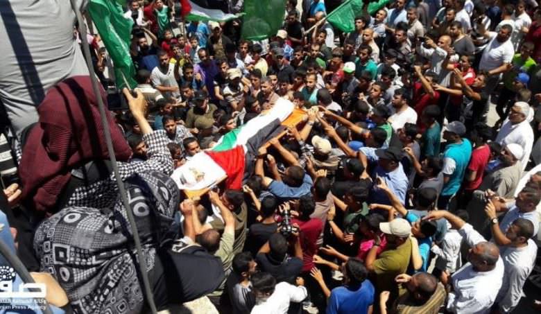 بعد يوم تصعيد.. غزة تودع أربعة شهداء ارتقوا في الجمعة الـ17 لمسيرات العودة
