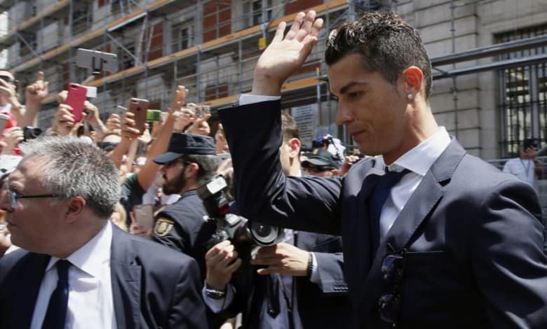 رونالدو يرضخ للسلطات الإسبانية ويسدد 19 مليون يورو