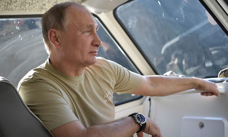 بالفيديو || بعيدا عن السياسة... بوتين يقضي عطلته في الجبال