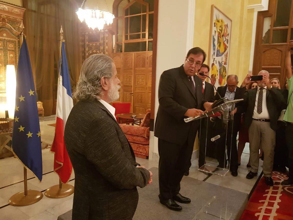 مارسيل خليفة يحصل على وسام الفنون والآداب من فرنسا