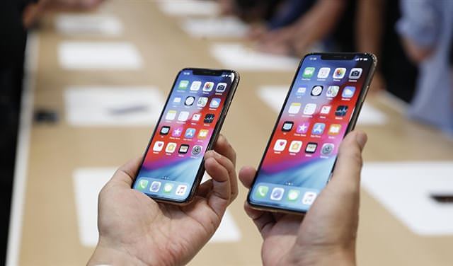 آيفون يدخل مستخدميه إلى عصر جديد في الهواتف الذكية