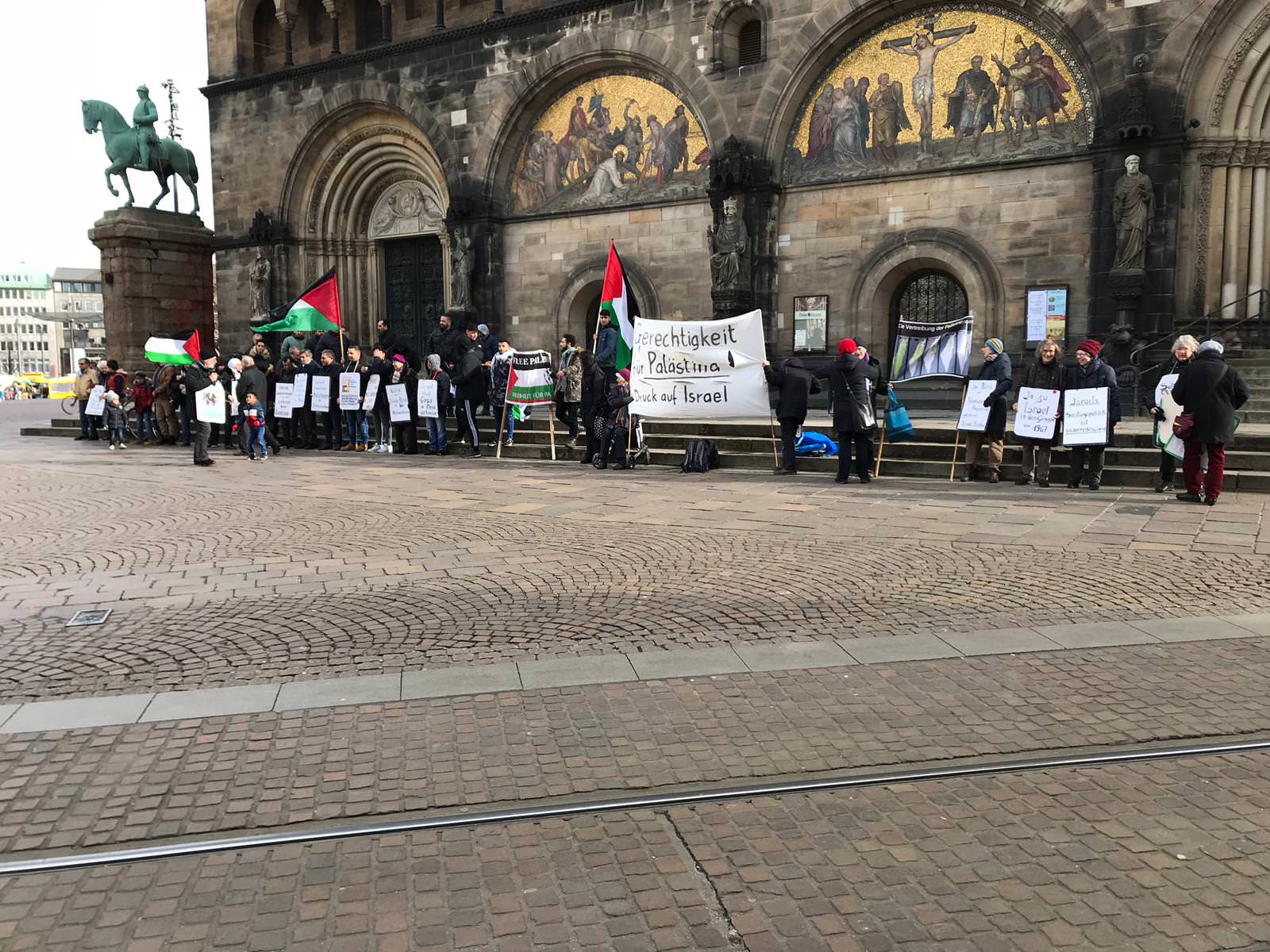 الجالية الفلسطينية وقوى يساريه المانيه تتضامن مع الاسرى في مدينة بريمن