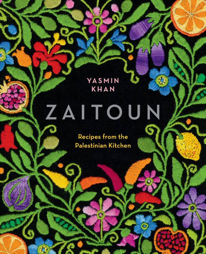 الكاتبة البريطانية من أصل باكستاني وإيراني ياسمين خان