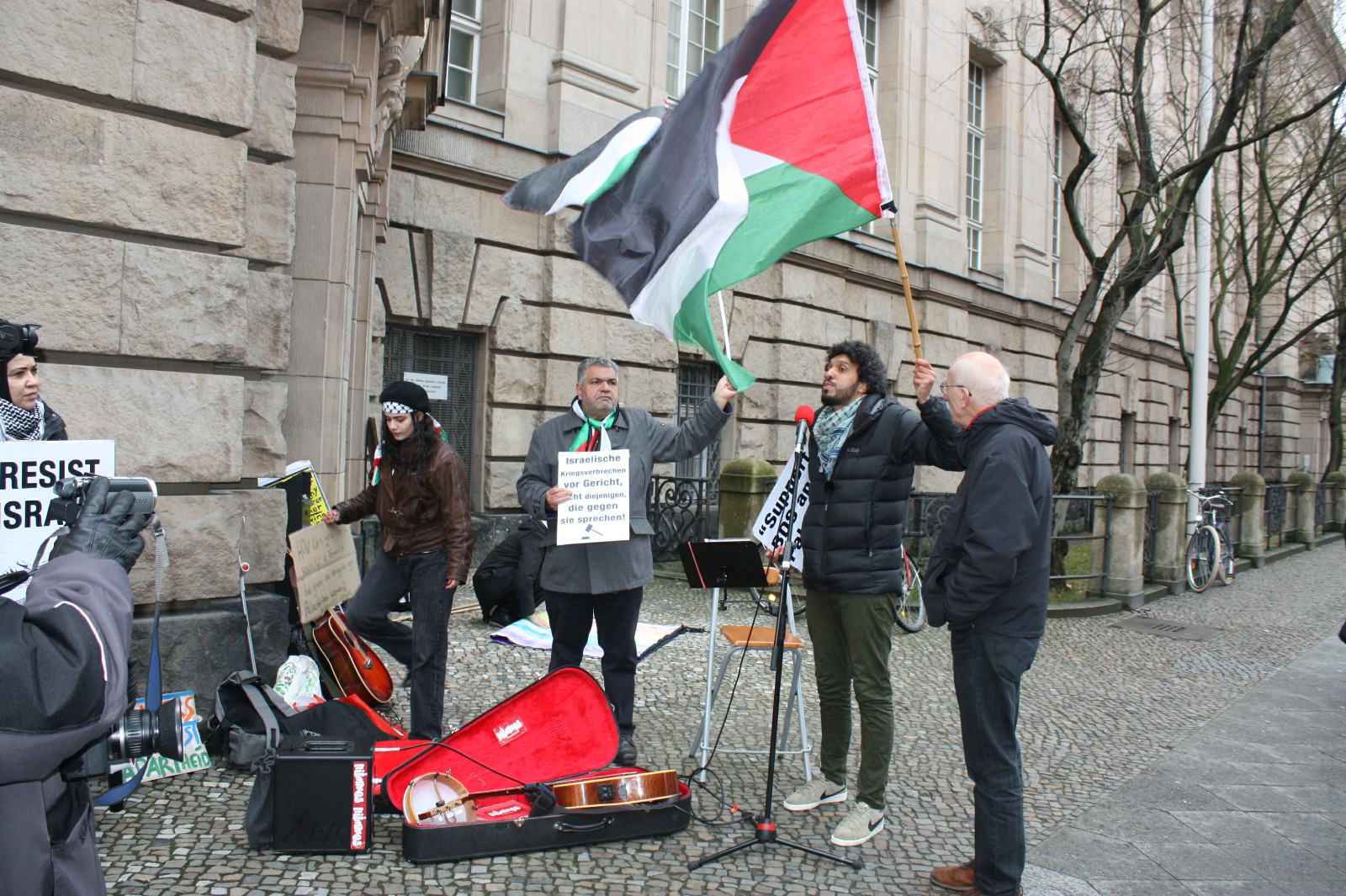 اعتصام تضامني احتجاجا على محاكمة الناشطين في حملة مقاطعة الاحتلال BDS في برلين