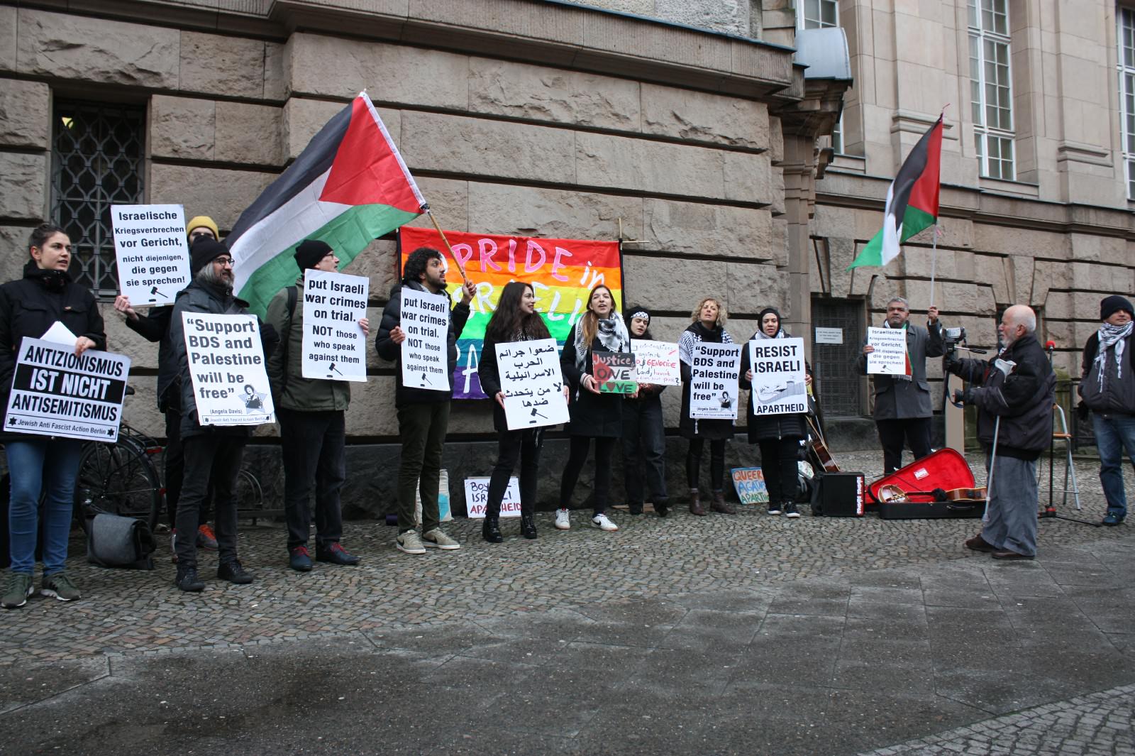 اعتصام تضامني احتجاجا على محاكمة الناشطين في حملة مقاطعة الاحتلال BDS في برلين