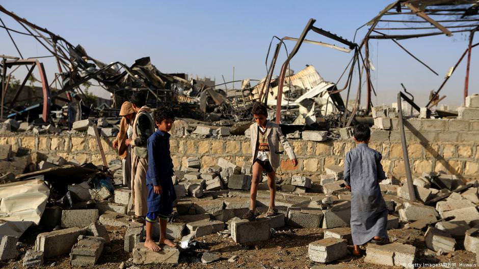 مبنى لحق به الدمار جراء هجوم جوي في العاصمة اليمنية صنعاء في يناير/ كانون الثاني 2019