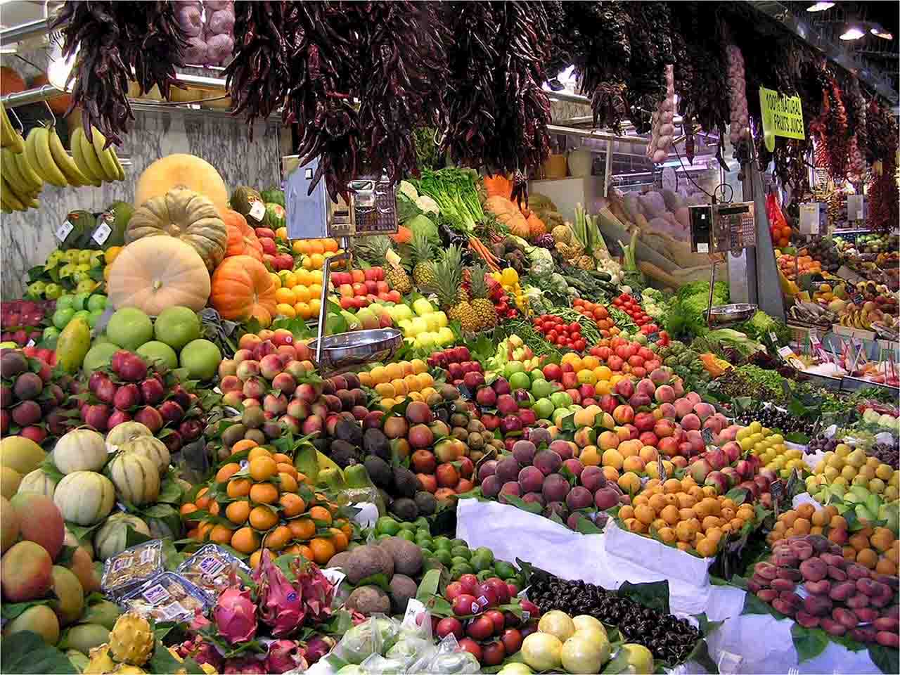 الفواكه أفضل وسيلة لتفادي الجفاف خلال موجات الحرّ