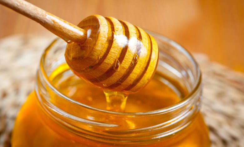 دراسة تؤكد.. عسل النحل يعالج قروح الفم كالدواء