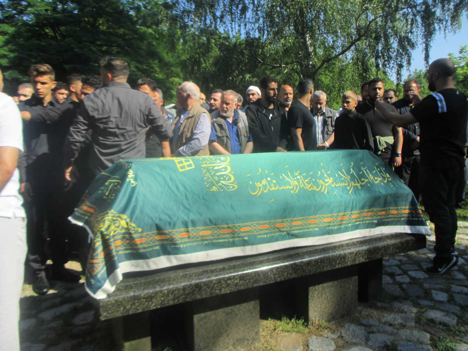 تشييع جنازة المرحومة سميرة فيومي ام فادي سعد بمقبرة الشبنداو في برلين