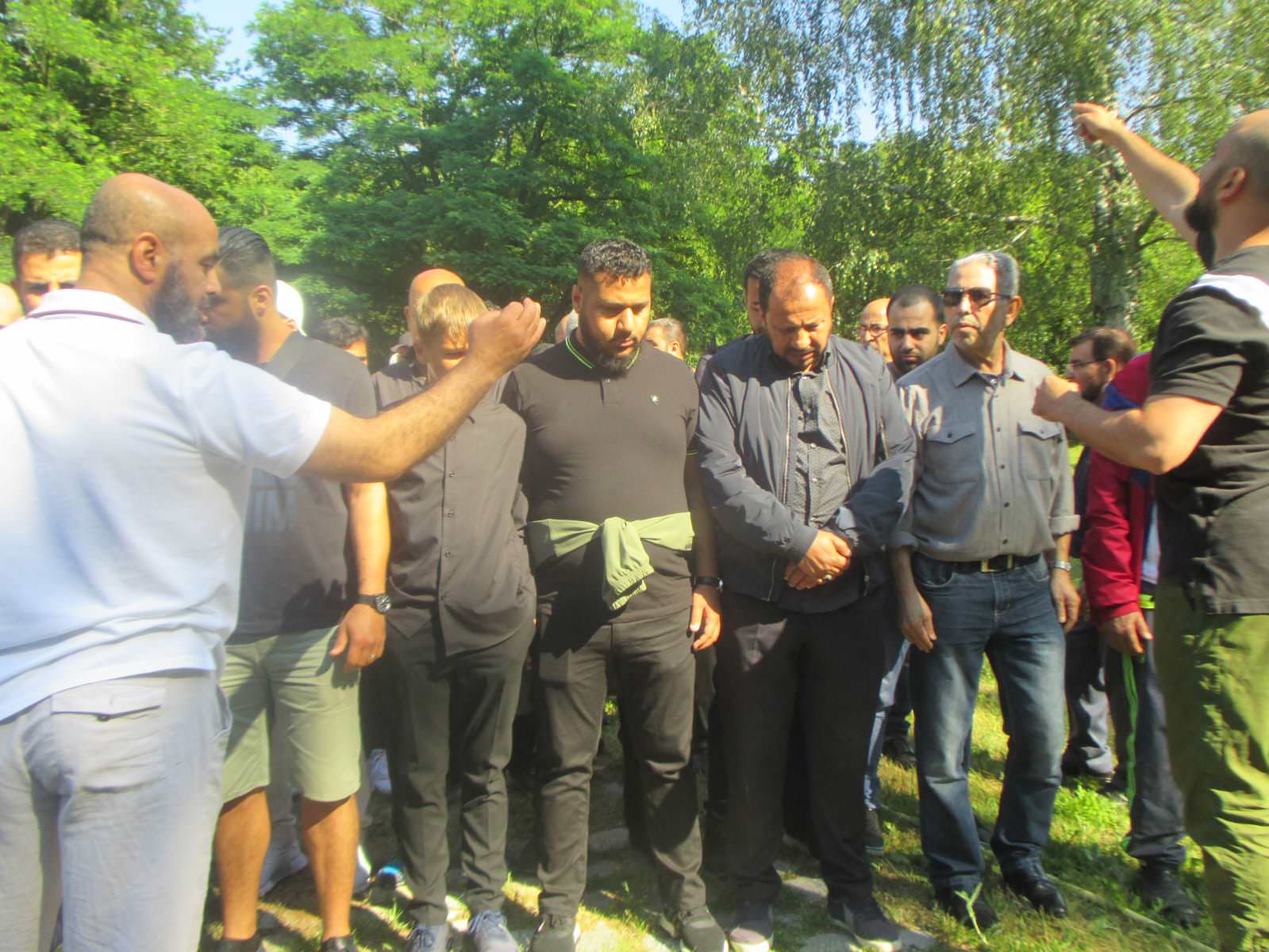 تشييع جنازة المرحومة سميرة فيومي ام فادي سعد بمقبرة الشبنداو في برلين