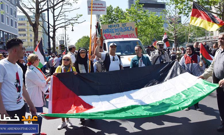 إحياء يوم القدس العالمي في العاصمة الألمانية برلين وسط اجراءات أمنية كثيفة من رجال البوليس الالماني لمنع التصادم للمجموعات الاسرائيلية المضادة