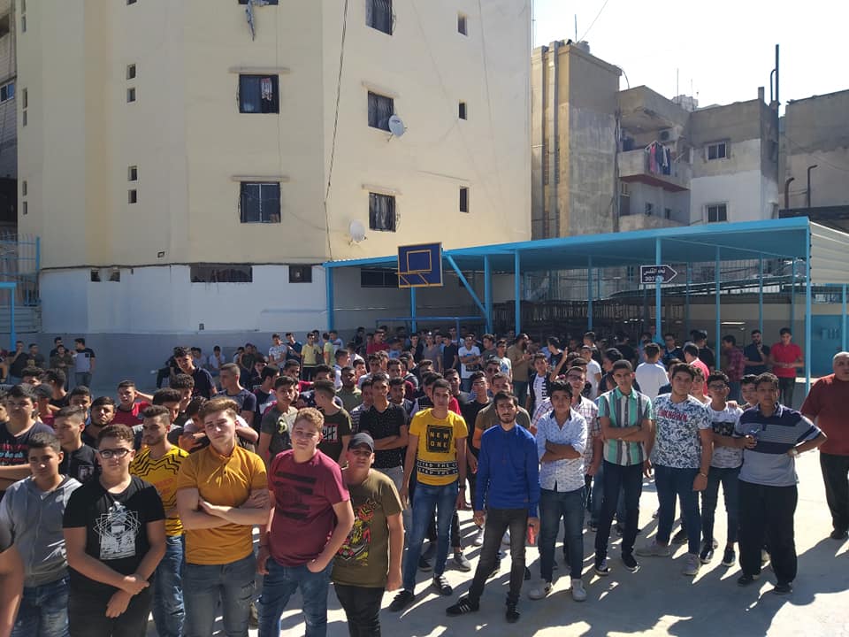 اللجنة الشعبية وشباب ثورة الكرامة ولجان الاهل يزورون ثانوية الناصرة في مخيم البداوي