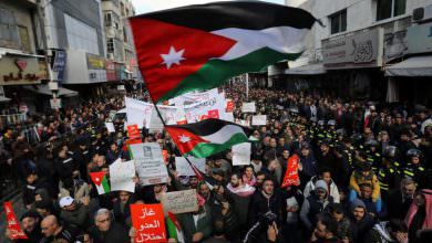 انطلاق مسيرة شعبية في العاصمة الاردنية عمان تطالب باسقاط اتفاقية الغاز مع الاحتلال