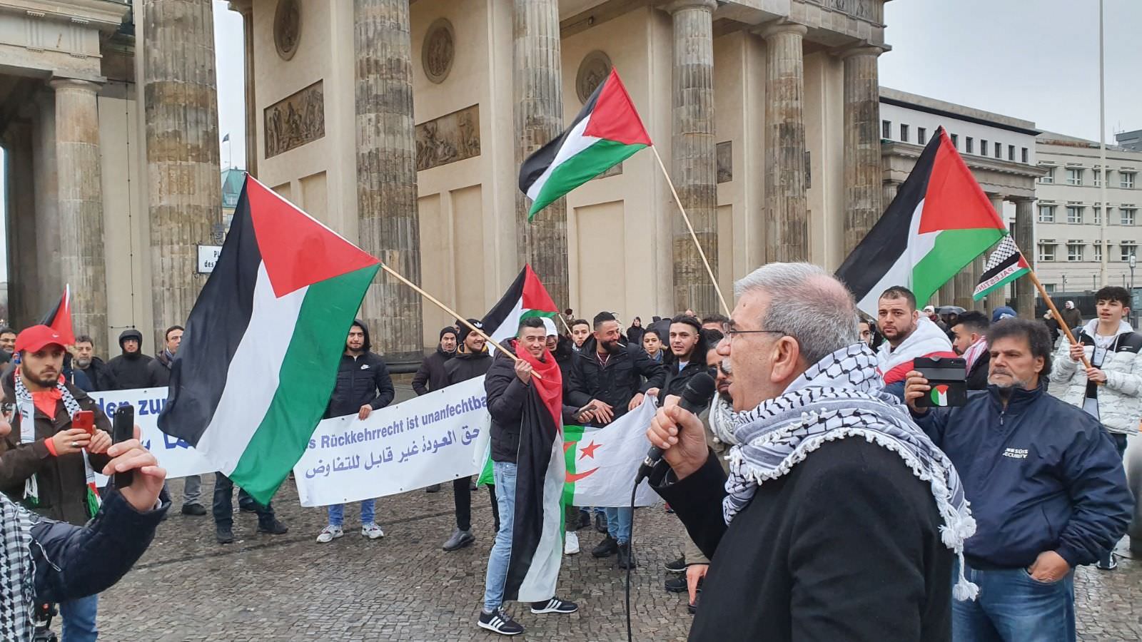 جماهير شعبنا في برلين يتظاهرون مجدداً .. مستنكرين إعلان ترامب الاستعماري وصفعة القرن ..