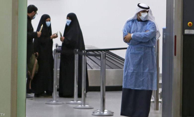 الكويت والبحرين تعلنان أول إصابات بفيروس كورونا