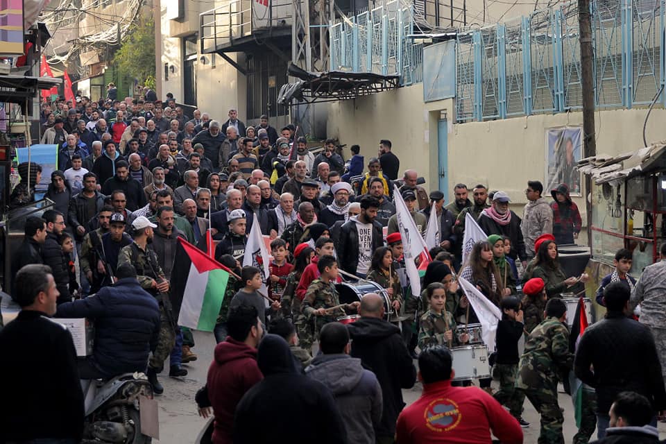مسيرة جماهيرية حاشدة للديمقراطية في مخيم البداوي بالذكرى 51 لانطلاقتها .