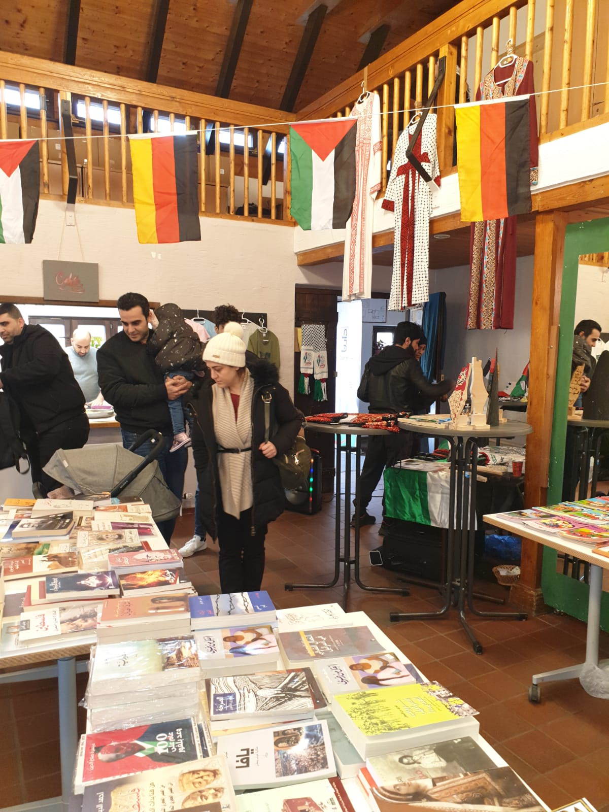 مركز دارنا للتراث الفلسطيني يشارك في المعرض الكتاب العربي وبالتعاون مع منتدى القدس الثقافي في مدينة ايرلانغن / المانيا