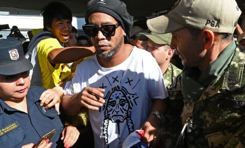 التزوير يوقع رونالدينيو في قبضة سلطات باراغواي