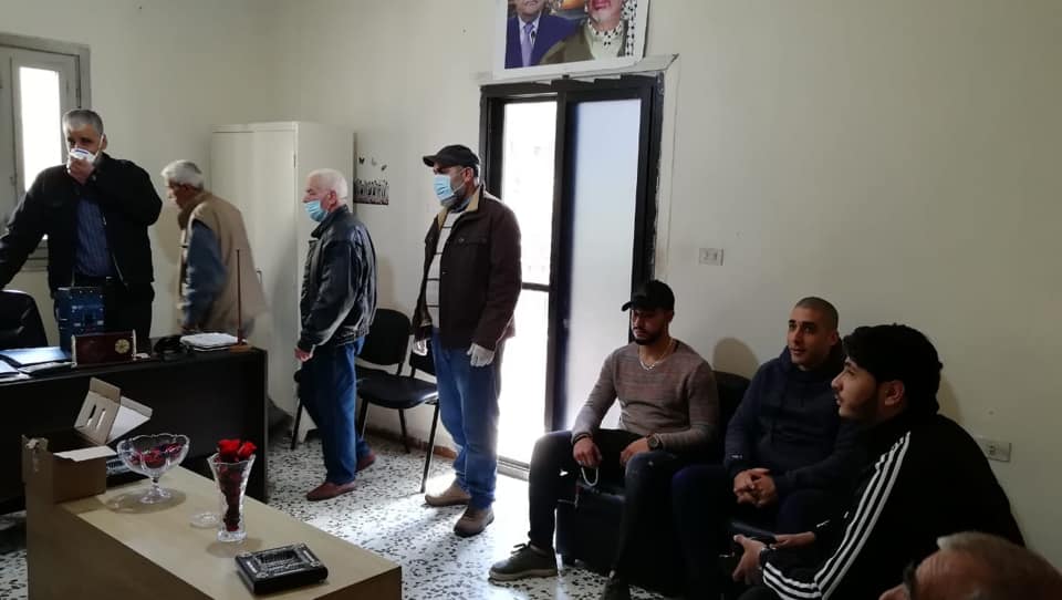 دائرة شؤون اللاجئين تقدم دجنتير كهرباء لمخيم البداوي