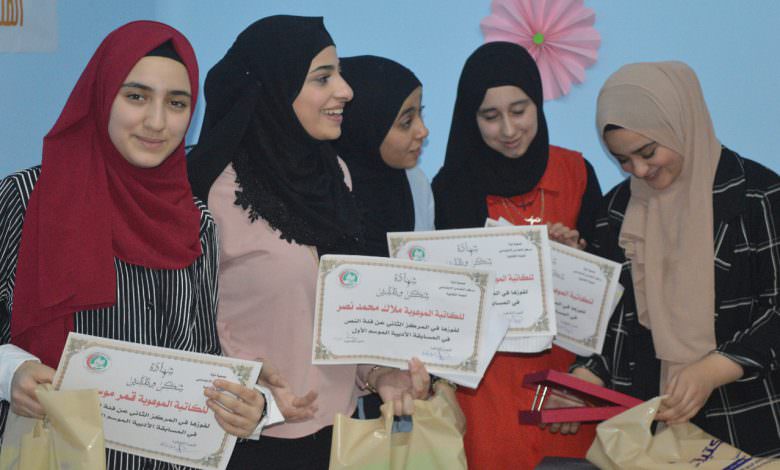 جمعية نواة – فرع نهر البارد تختتم المسابقة الأدبية بتوزيع الدروع والشهادات على الفائزين