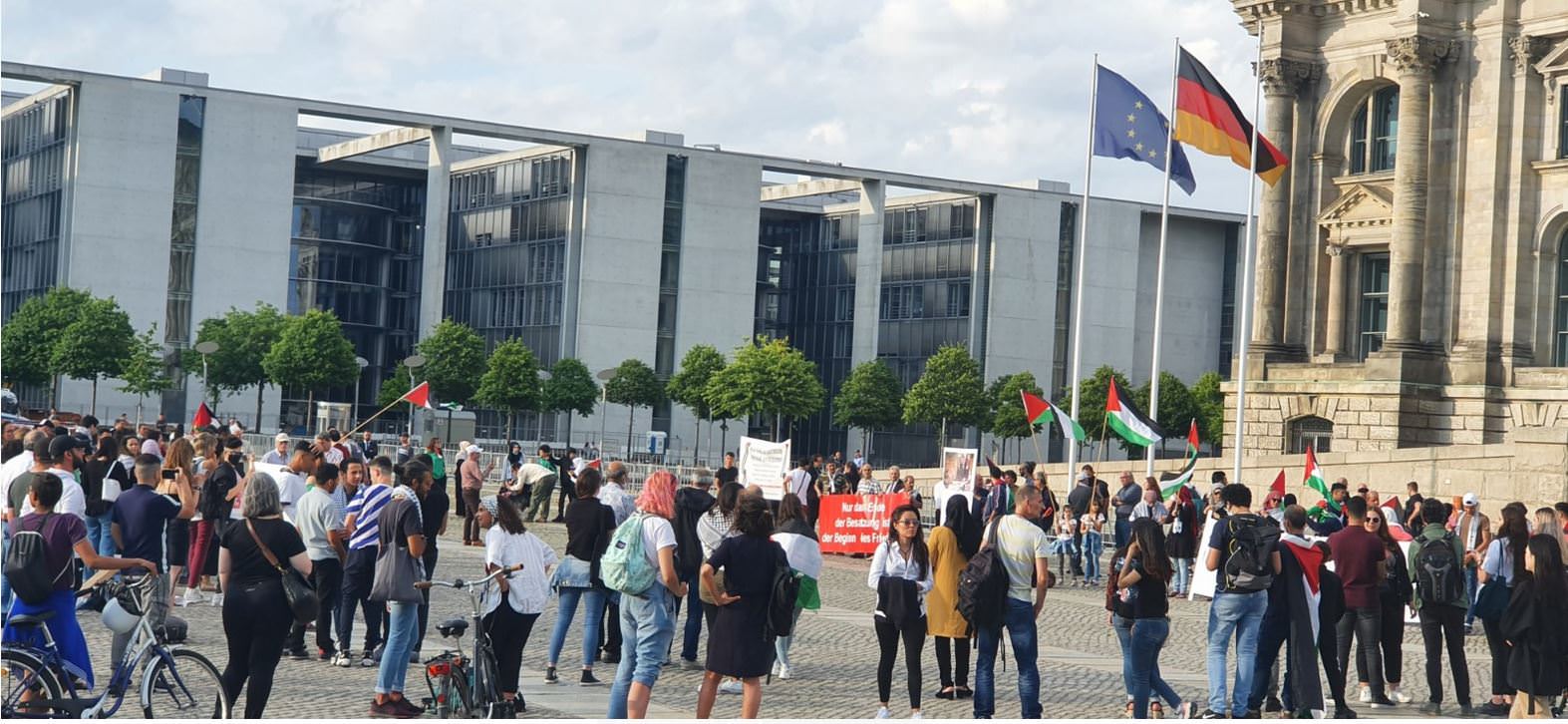 هيئة المؤسسات والجمعيات الفلسطينية والعربية في برلين .. في مظاهرة أمام البرلمان الألماني