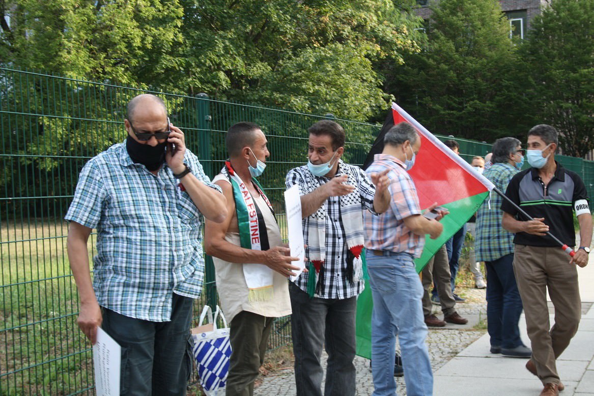 لجنة العمل الوطني الفلسطيني في برلين تنظم وقفة غضب ورفض وتنديد ضد خيانة الإمارات والتطبيع مع دولة الاحتلال